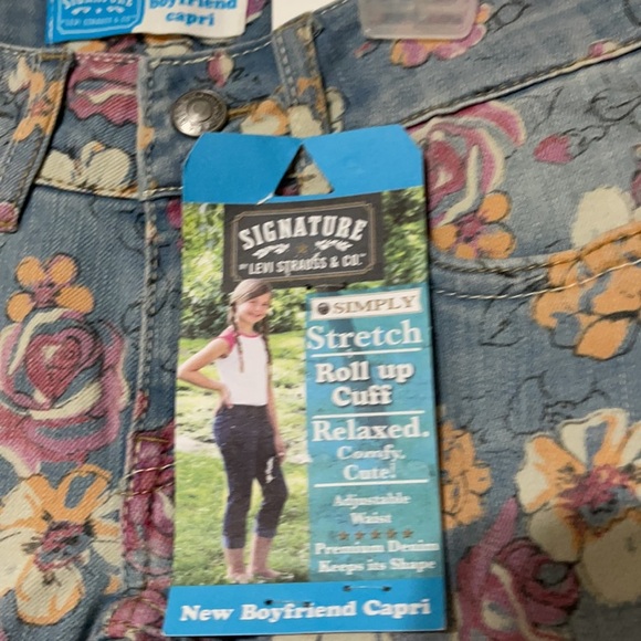 NWT girls’s Levi signature floral denim pants 5 - Picture 2 of 6